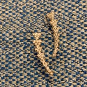 Stella & Dot ear climber